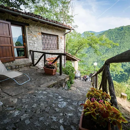 In Vergemoli Mit Schoenem Kamin *